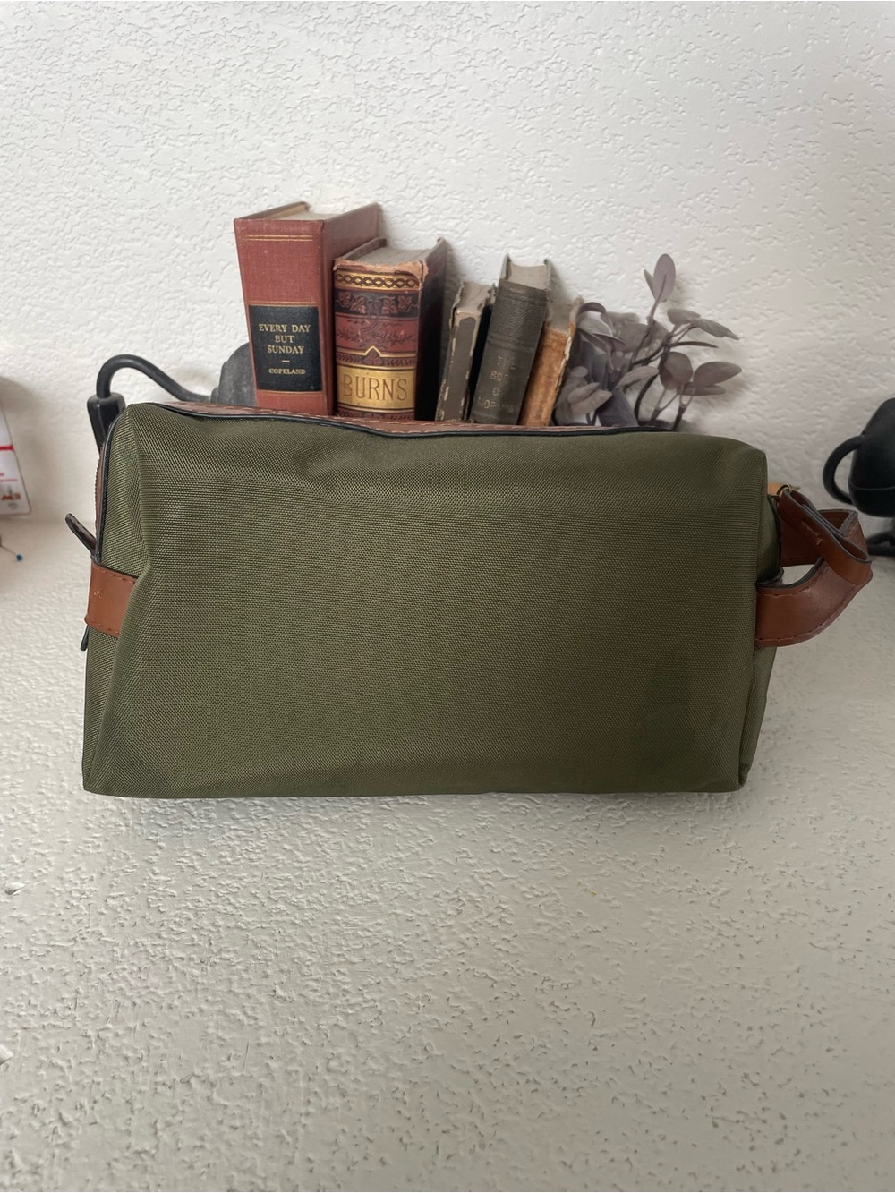 Brookstone Olive Green Travel Dopp Kit Toiletry Bag